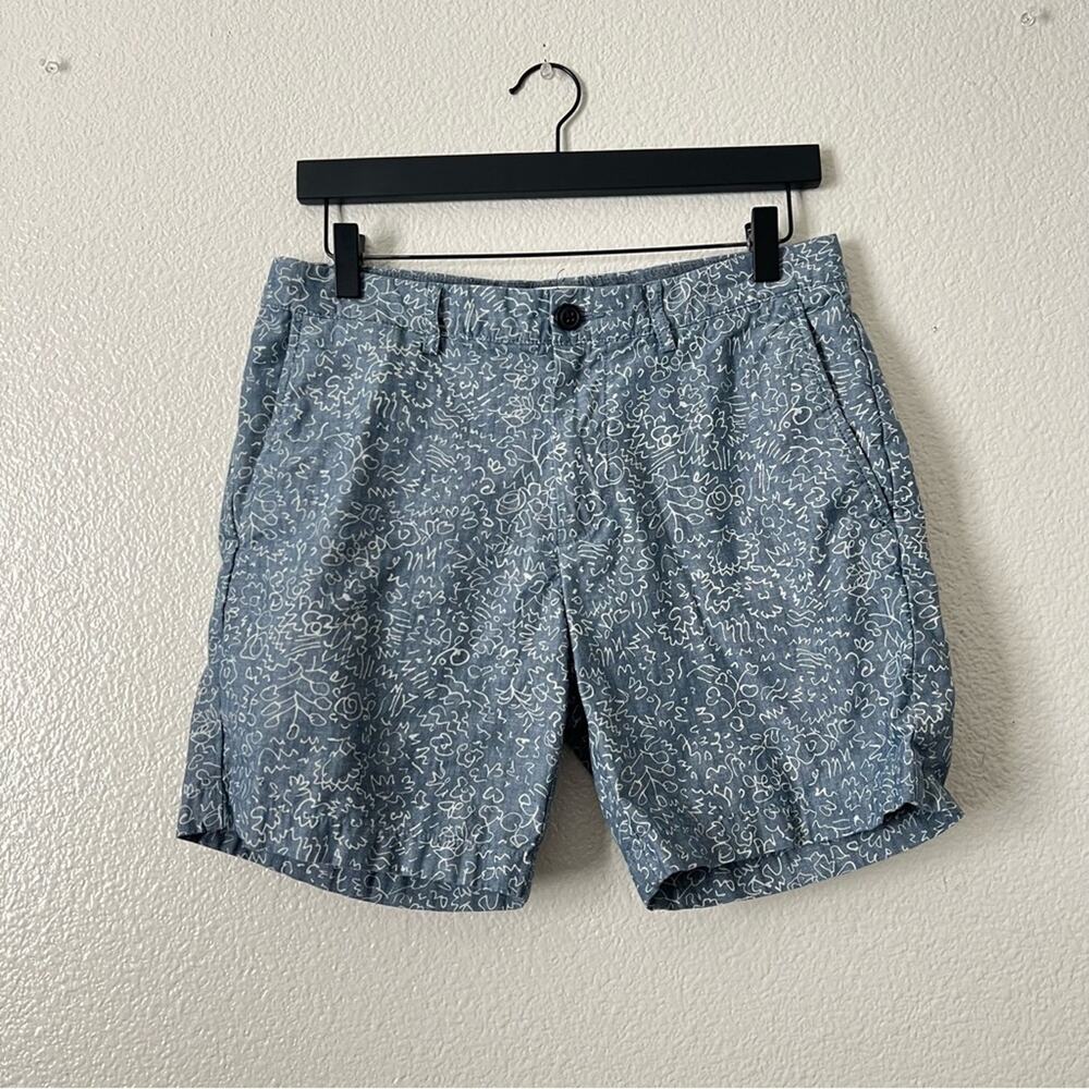 Club Monaco Baxter Fit Print Shorts blue line drawing